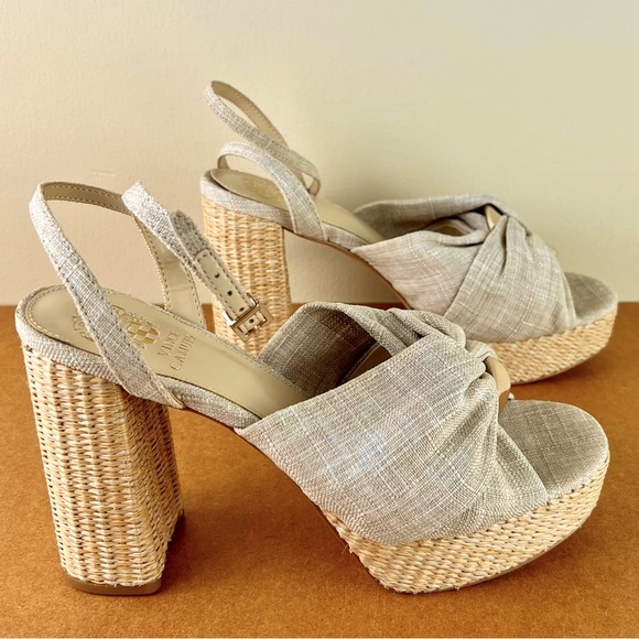 NEW VINCE CAMUTO BEIGE PLATFORM SANDALS - Picture 3 of 12